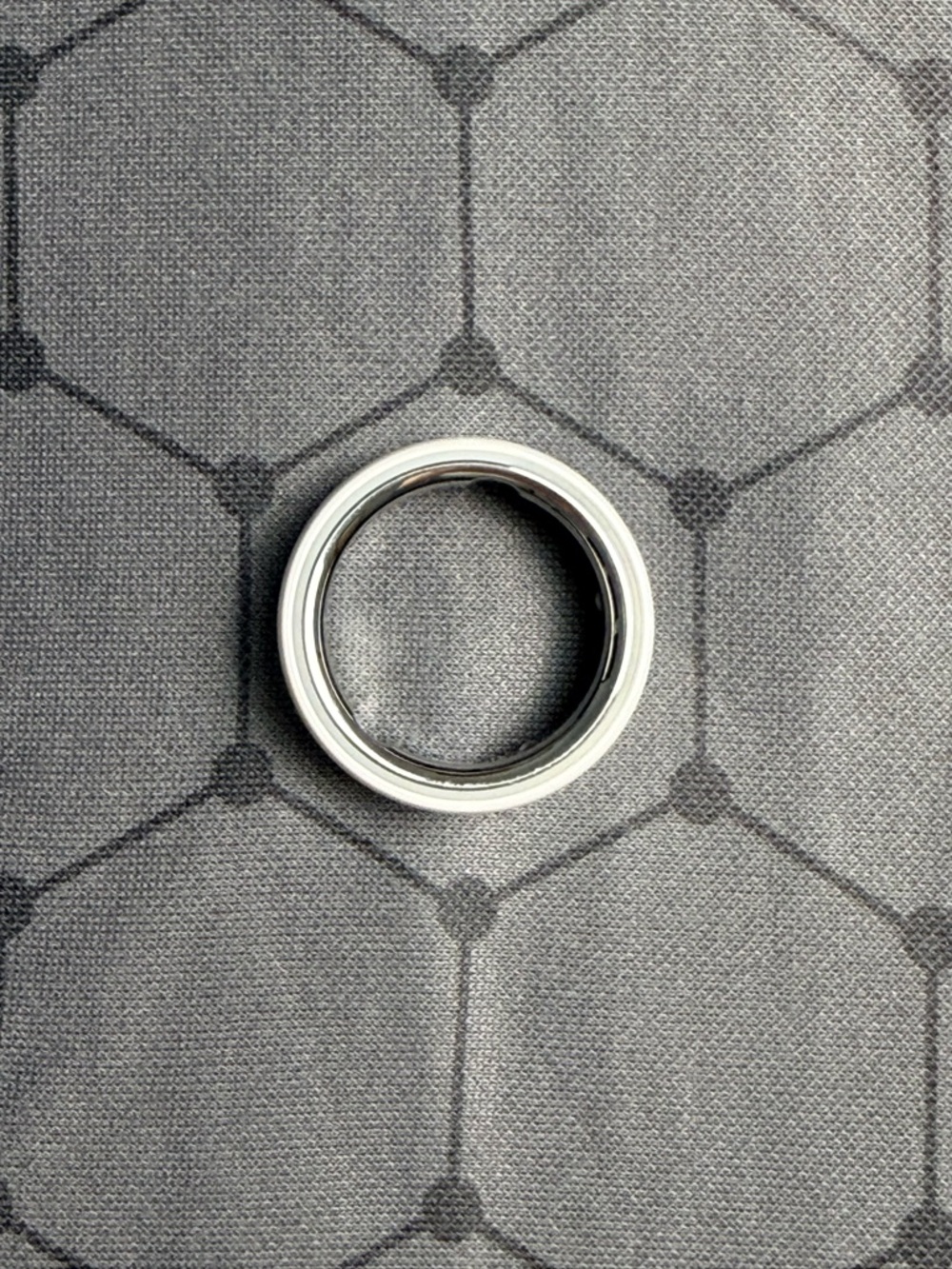 Oura Ring Gen 4 – Ceramic Cloud Like New Full Kit + Charger, 6 Mos Old Size 10 - Picture 5 of 13